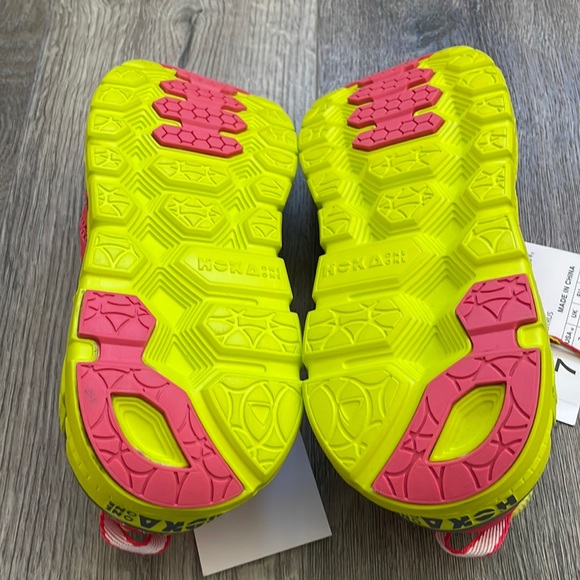 New Women’s Hoka One One Size 7 Vanquish Paradise Pink/Citrus Running Shoes - Picture 5 of 6